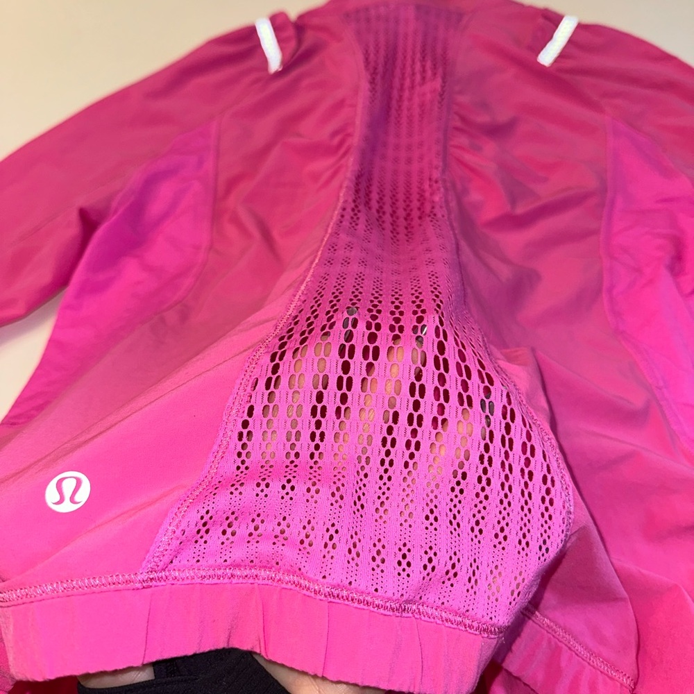 lululemon athletica Vibrant Pink Light Jacket Size 4 - Picture 7 of 7